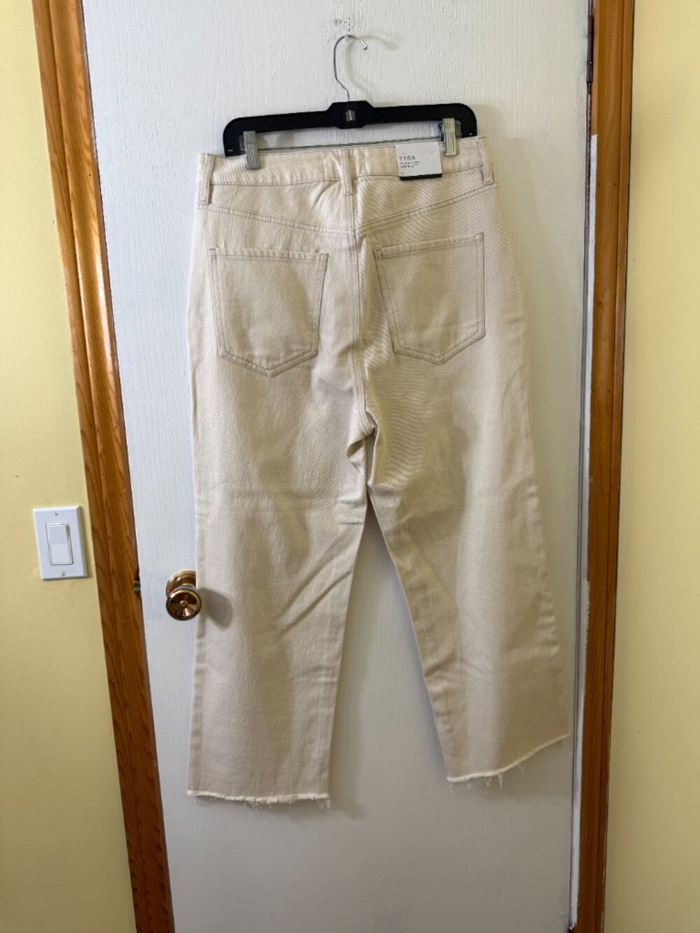 NWT ๐ 2/40 Dynamite Tyra Ultra High Rise Pale Birch Denim Pants Size 31 - Picture 3 of 4